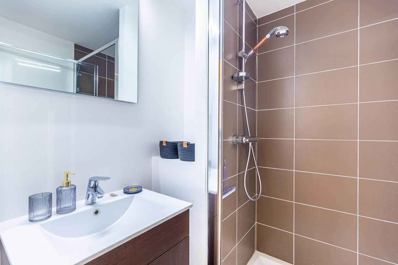 Guestready - Cozy Apt In Frederic & Isabelle Place Bordeaux Exteriör bild
